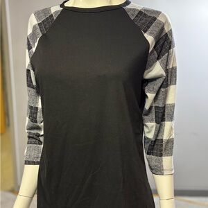 Black and Plaid LuLaRoe Randy. Size L